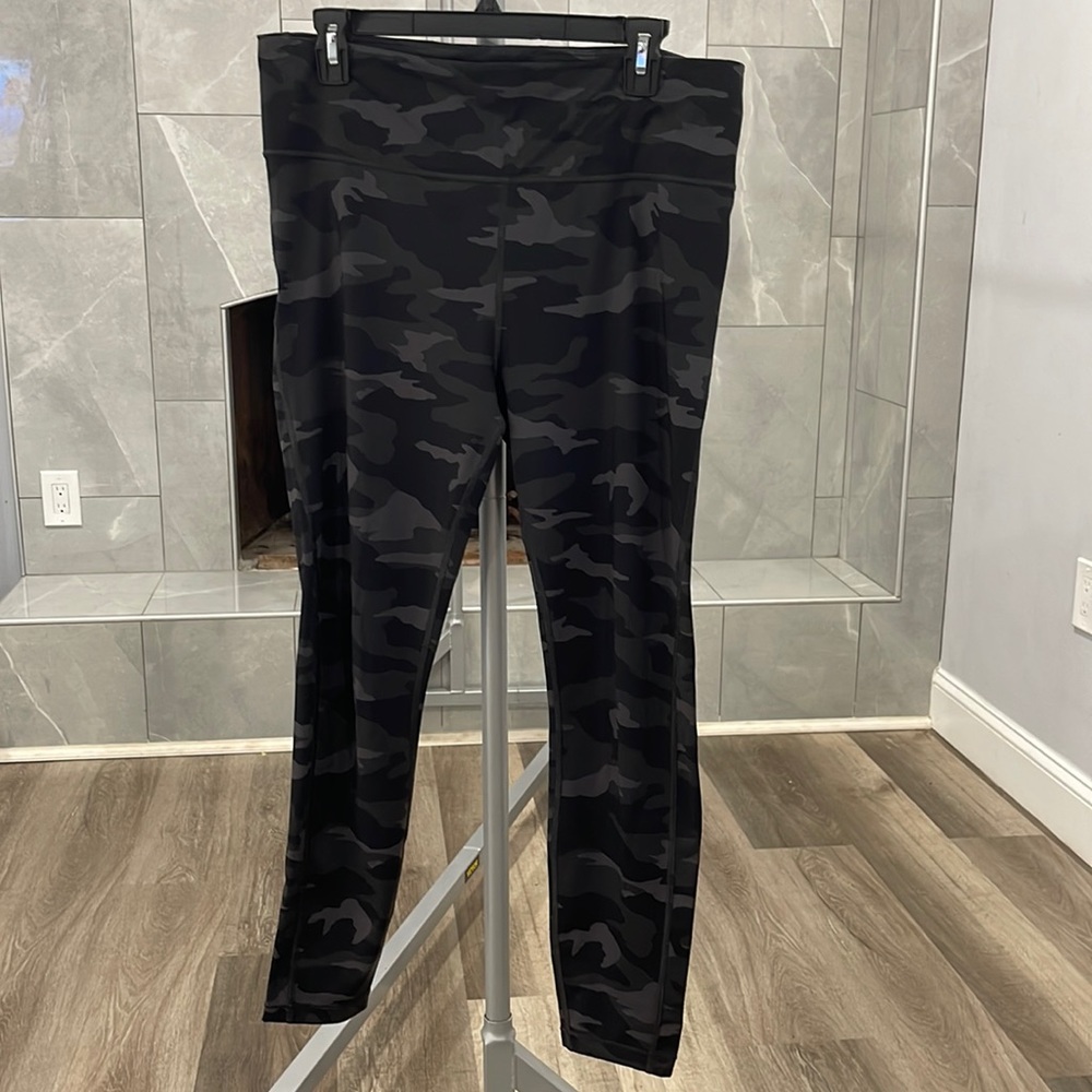 Athleta Camo leggings